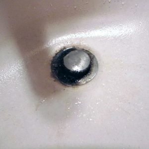 Stinky drain in bathtub